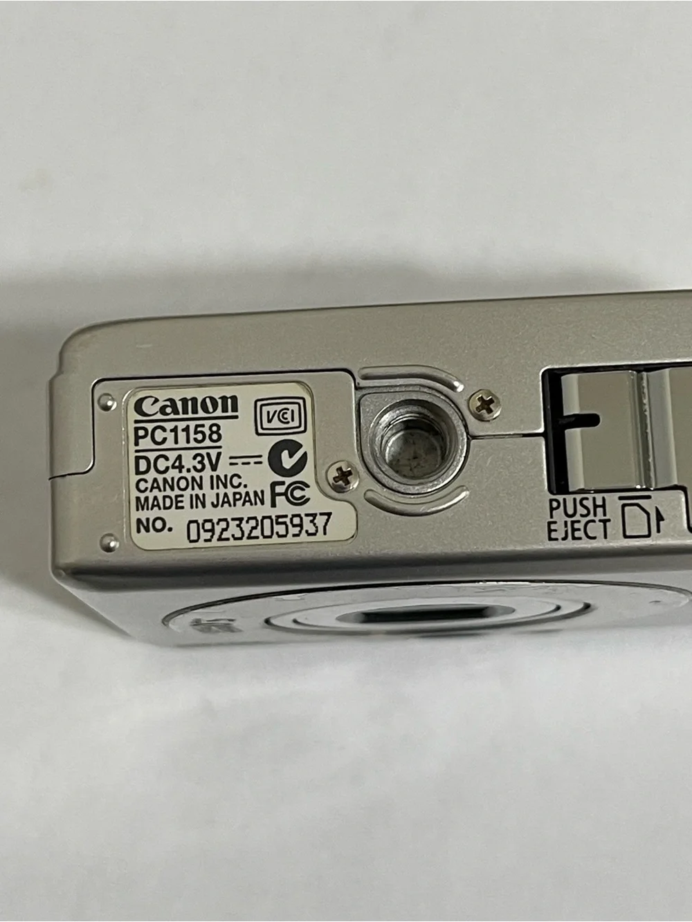 Canon PowerShot SD450 Digital ELPH Compact Camera Vintage Point & Shoot in Box